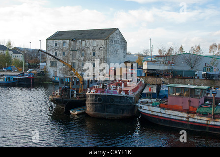 Wakefield barca cantiere di riparazione sul fiume Calder Foto Stock