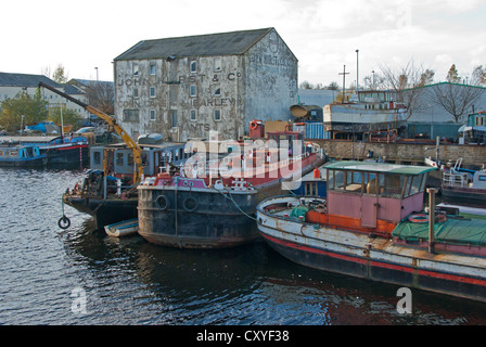 Wakefield barca cantiere di riparazione sul fiume Calder Foto Stock