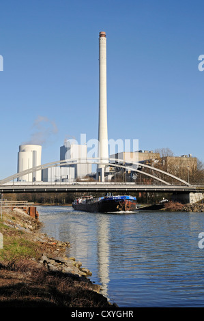 Nave da carico, bridge, Steag Power Plant, Herne, Baucau, Wanne-Eickel, Rhine-Herne Canal, la regione della Ruhr, Renania settentrionale-Vestfalia Foto Stock