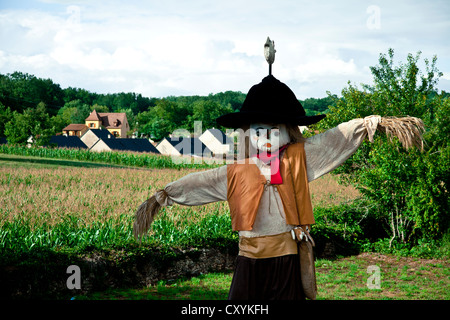 Lo Spaventapasseri nella città di Meyrals, Dordogne, Francia, Europa Foto Stock