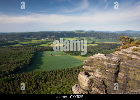 Vista da Lilienstein table mountain nell'Elba montagne di arenaria, Sassonia Foto Stock