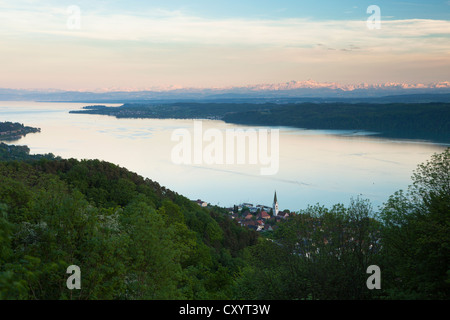 Atmosfera serale, la vista del lago di Costanza e Sipplingen da Haldenhof, Baden-Wuerttemberg Foto Stock