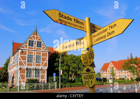 Cartello davanti al municipio a Jork, Altes Land Regione Bassa Sassonia Foto Stock