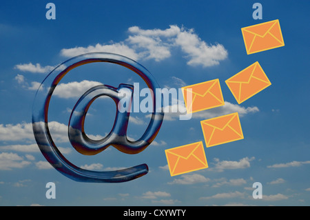 "A", simbolo icona mail, immagine simbolica per il Cloud Computing, illustrazione Foto Stock