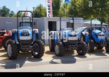 La fiera internazionale del bestiame agro-esposizione industriale, trasporto Vintage trattori agricoli a County Fair a Zafra,Spagna Foto Stock