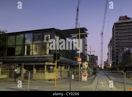 Città cente di Christchurch, pesantemente danneggiata dai terremoti, demolizione di opere nel CBD di Red Zone, Isola del Sud, Nuova Zelanda Foto Stock