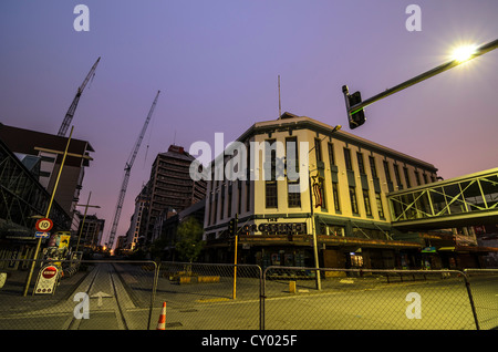 Città cente di Christchurch, danneggiata dai terremoti, demolizione di opere nel CBD di Red Zone, Isola del Sud, Nuova Zelanda Foto Stock