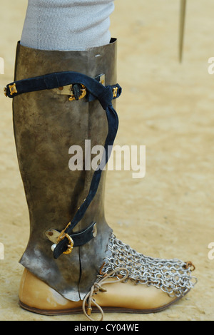 Boot, vista dettagliata, persone vestite in costumi medievali che rappresentano i loro rispettivi distretti della città in palio Foto Stock