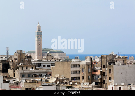 Paesaggio con la moschea di Hassan II sul retro, Casablanca, Grand Casablanca, Marocco, Mahgreb, Africa Settentrionale, Africa Foto Stock