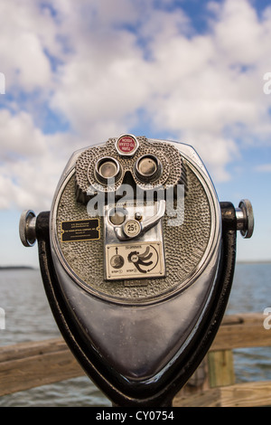 Visore binoculare al Harbour Town Sea Pines Plantation su Hilton Head Island, SC Foto Stock