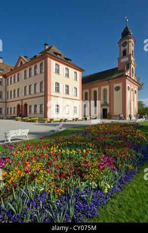 Il barocco la chiesa di Santa Maria e il Castello, Isola di Mainau, Baden-Wuerttemberg Foto Stock