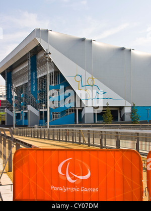 Il centro acquatico di Zaha Hadid in London 2012 Paralimpico Olympic Park Stratford Inghilterra Europa Foto Stock