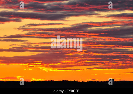 Tramonto cielo sopra il bacino di Sudbury, maggiore Sudbury, Ontario, Canada Foto Stock