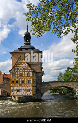 Il vecchio municipio, costruito tra il 1461 e il 1467 sopra il fiume Regnitz, costruito su Obere Bruecke ponte, Obere Bruecke street 1 Foto Stock