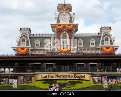 Stazione ferroviaria all'ingresso del regno magico Walt Disney World florida usa Foto Stock