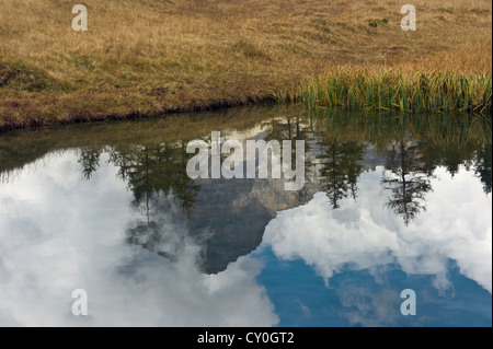 Riflessi nel lago di Dre, Gran Paradiso NP, Piemonte, Italia Foto Stock