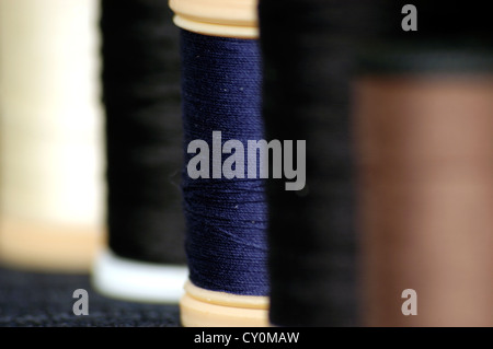 Colori diversi fili di cotone Foto Stock