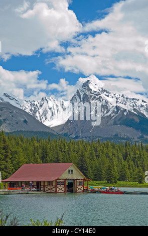 Il Lago Maligne view near Jasper, Alberta, Canada Foto Stock