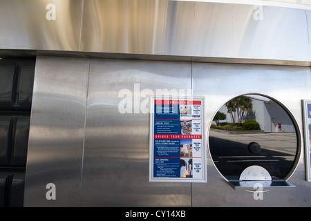 Ticket Booth presso la John F. Kennedy Space Center (KSC) - Centro Visitatori - Merritt Island, Florida, Cape Canaveral Foto Stock