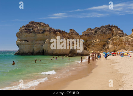 Il Portogallo, Algarve, Praia dos Tres Irmaos, Alvor Foto Stock