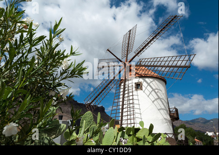 Il mulino a vento a El Molino de Viento vicino a Puerto Mogan Gran Canaria Isole Canarie Spagna Foto Stock