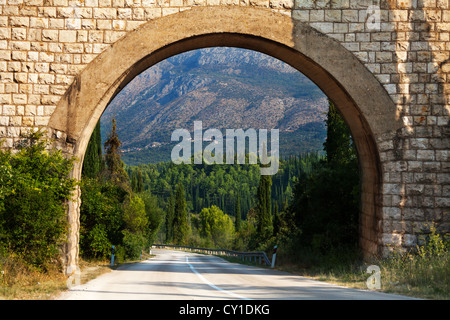 Scenic archway nel cuore del sud della Croazia Foto Stock