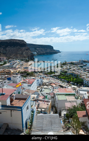 La scena dalla piattaforma di visualizzazione o mirador a Puerto de Mogan Gran Canaria Isole Canarie Spagna Foto Stock