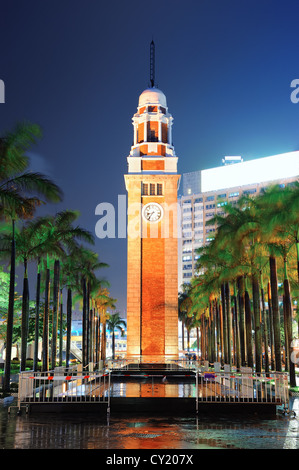 Torre dell'orologio di Hong Kong di notte Foto Stock