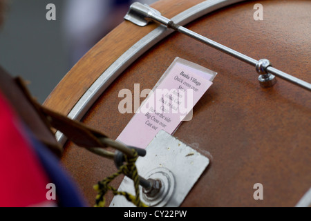 Il Flagcrackers di Craven  nero fronte Morris o ballerini folk a Ingleton Folk Festival nel mese di ottobre 2012 Foto Stock