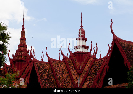 Il tetto del Museo nazionale di Phnom Penh Cambogia Foto Stock