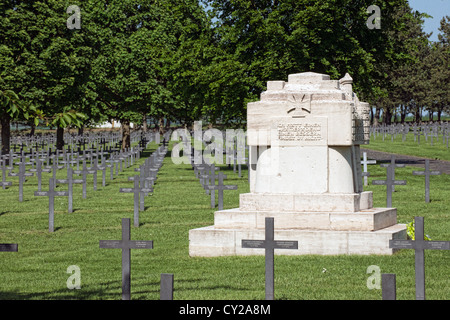 Il tedesco WW1 cimitero militare di Neuville Saint Vaast Foto Stock