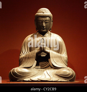 Grande scultura in bronzo di Dainichi Nyorai, il grande Buddha solare Celestiale (Vairocana), datata 1648 del periodo Edo, Giappone. Una grande divinità esoterica. Foto Stock