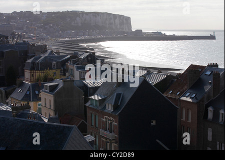 Vista di meri-les-Bains e Le Treport, Normandia, Francia Foto Stock