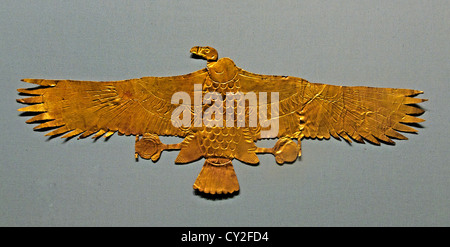 Oro Vulture Tebe pettorali Dynasty 18 1479-1425 A.C. Tebe Gabbanat Wadi el-Qurud tomba 3 mogli straniere Thutmosi III Egitto Foto Stock