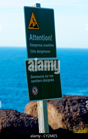 Costa pericolose sign in francese e in inglese Foto Stock