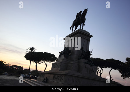 Roma, il Gianicolo, Roma, il famoso monumento equestre dedicato a Giuseppe Garibaldi al Gianicolo Roma Foto Stock