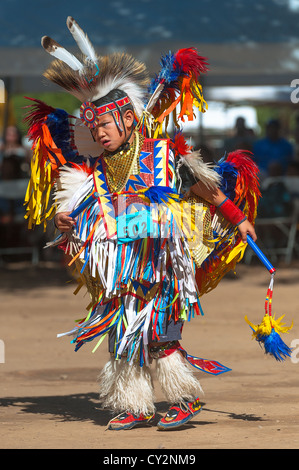 Chumash Native American boy dancing Foto Stock