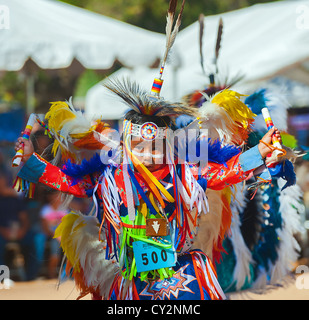 Chumash Native American boy dancing Foto Stock