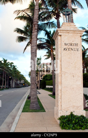 La parte superiore del Worth Avenue a West Palm Beach in Florida. Foto Stock