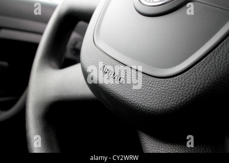 Didascalia airbag sul volante dell'auto Foto Stock