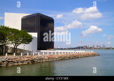 Boston Massachusetts, South Boston, JFK, John F. Kennedy Presidential Library & Museum, mostra padiglione in vetroresina, esterno, outsi Foto Stock