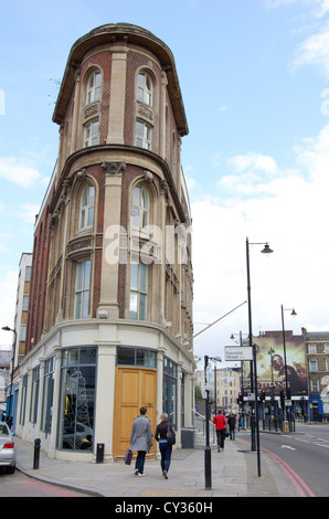 Edificio ad angolo in Shoreditch, Londra, Inghilterra. Solo editoriale 5 Aprile 2010 Foto Stock