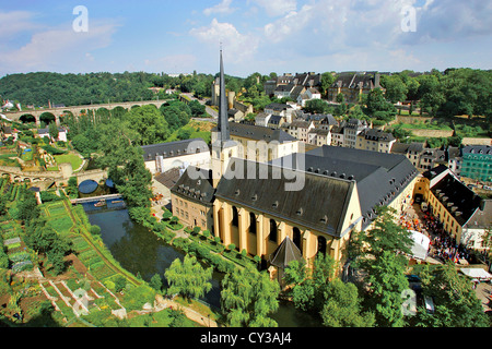 Vista sulla città di San Johanneskirche e abbey Neumuenster, Grund, LUSSEMBURGO, Europa Foto Stock