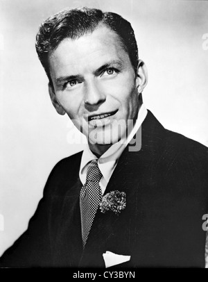 FRANK SINATRA (1915-1998) US cantante e attore di cinema circa 1942 Foto Stock