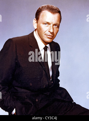 FRANK SINATRA (1915-1998) US cantante e attore di cinema circa 1958 Foto Stock