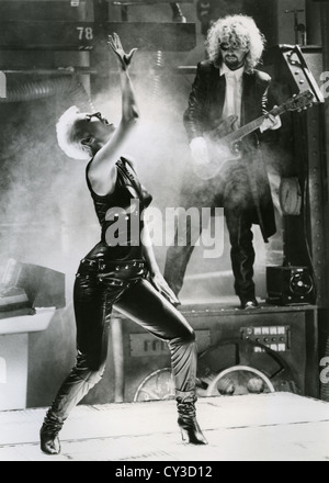 Degli EURYTHMICS foto promozionale del Regno Unito rock duo per la loro canzone 1987 uomo missionario con Annie Lennox e Dave Stewart Foto Stock