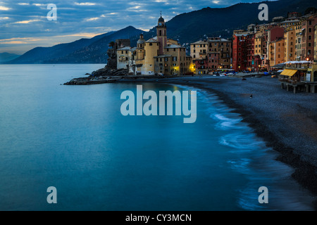 Tramonto a Camogli vicino a Portofino Riviera di Levante, Liguria, Italia Foto Stock