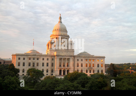 Providence Rhode Island, New England, la casa di stato di Rhode Island, neoclassico, edificio del campidoglio dello stato, costruito nel 1904, tramonto, viaggi per i visitatori Foto Stock