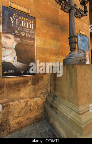 Il poster di fronte al Teatro - Teatro Regio di Parma - La pubblicità di un evento di Verdi, Parma, Italia Foto Stock