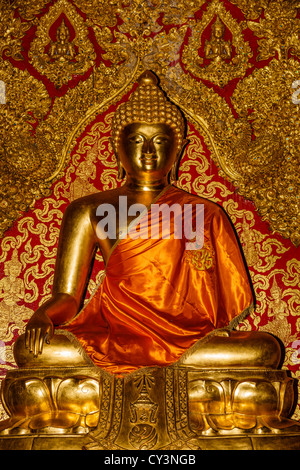 Placcato oro statua del Buddha, Bangkok, Thailandia Foto Stock
